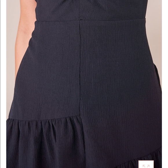 Keyhole black dress - Picture 7 of 11